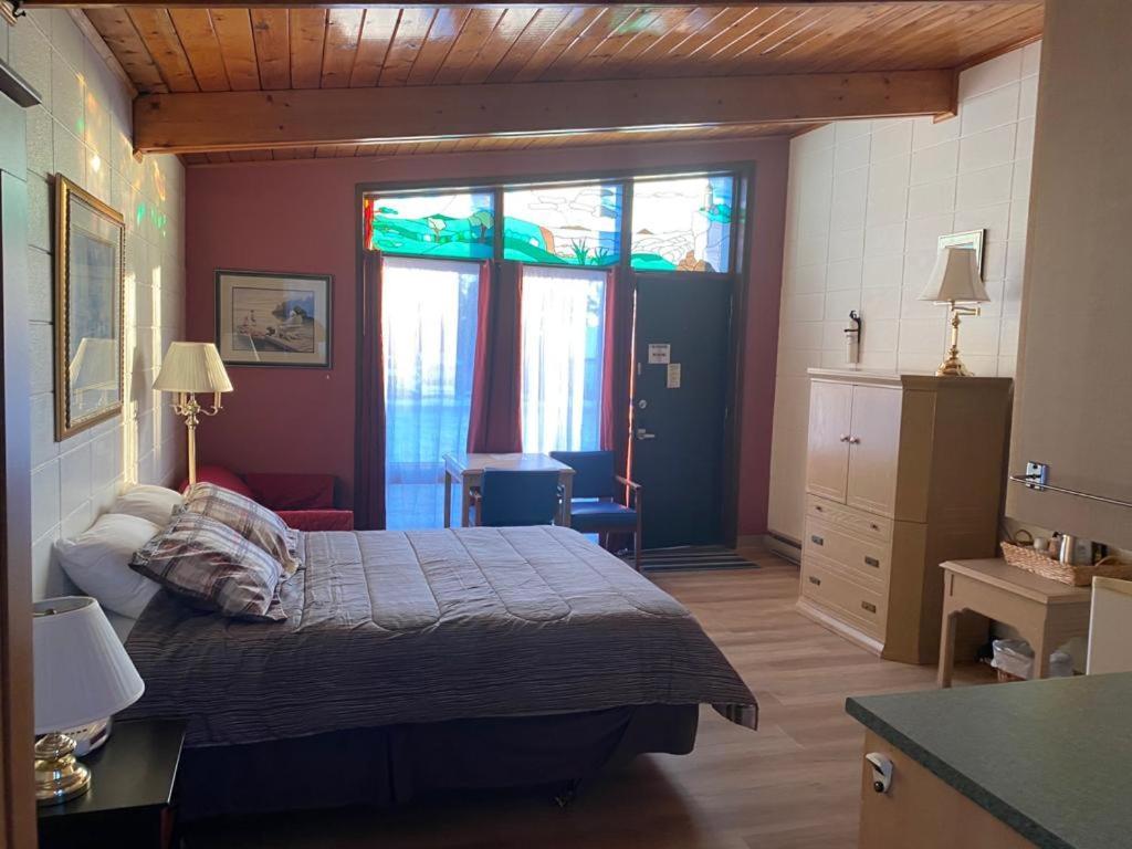 Huron Sands Motel And Restaurant Providence Bay Dış mekan fotoğraf